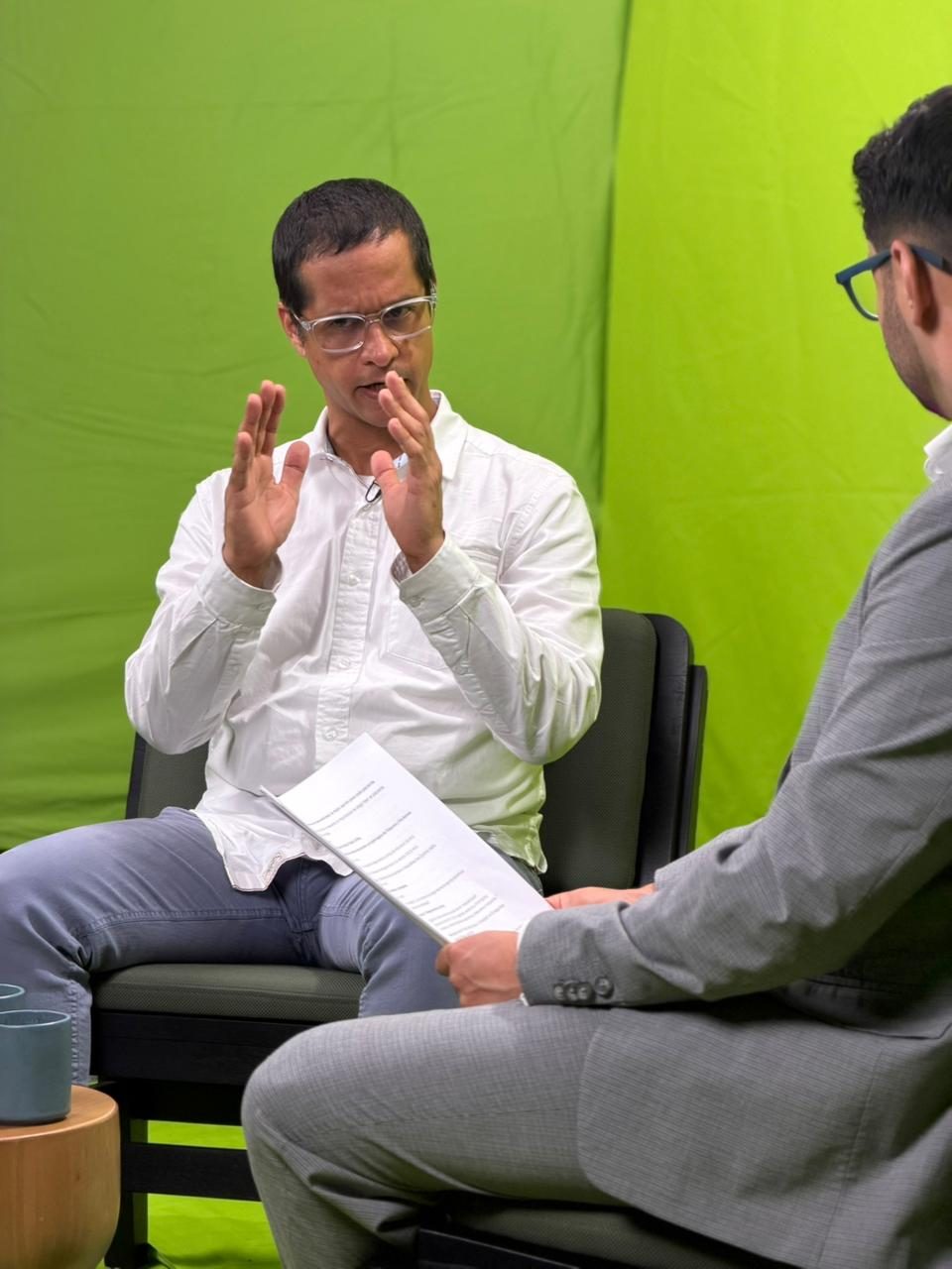 Dr. Castaño en entrevista educativa